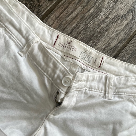 Hollister cuffed shorts 🐭 - Picture 3 of 3